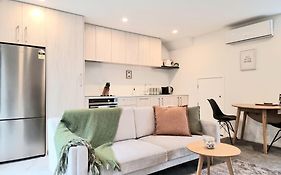 Central 2Brm 2Bth Townhouse Free Carpark